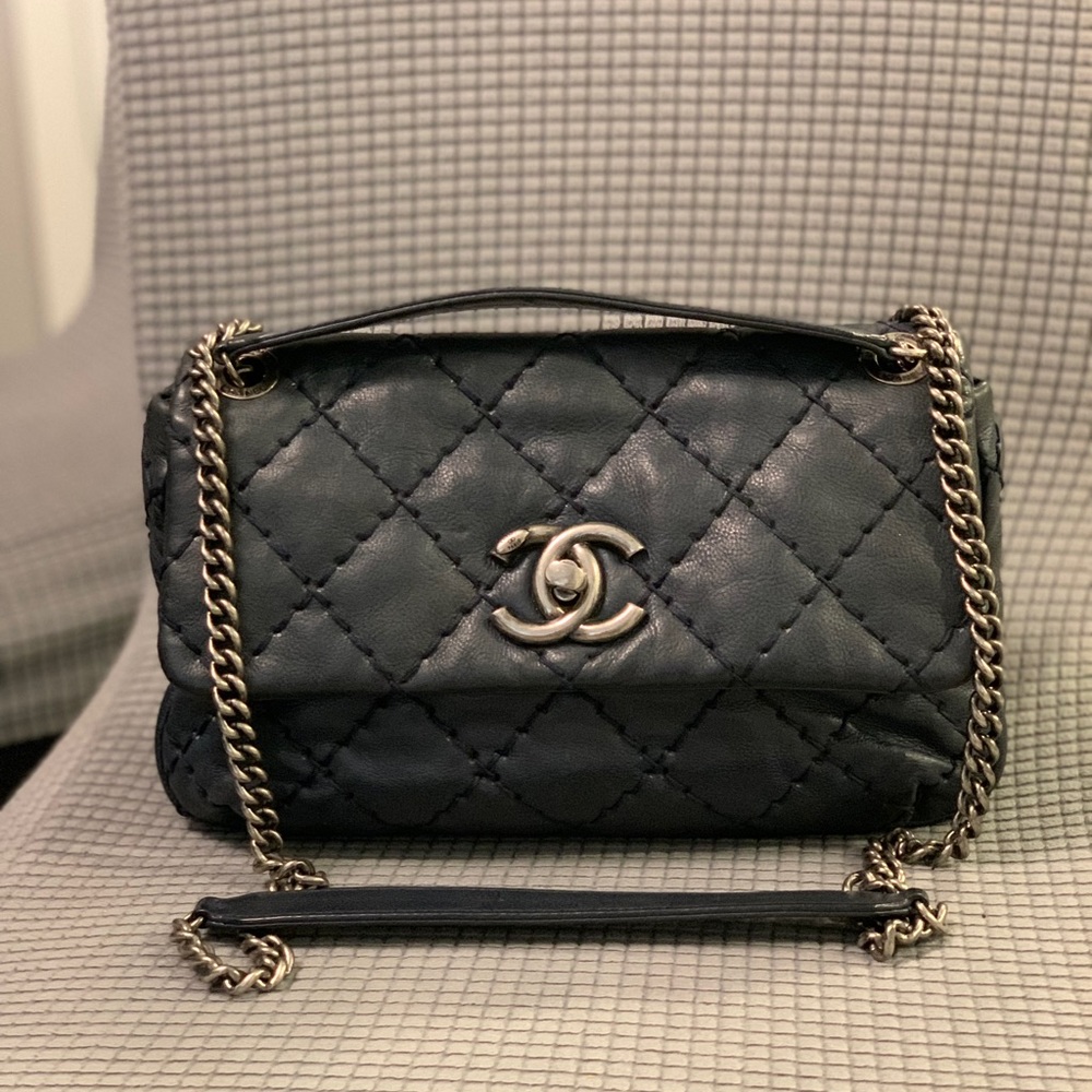Chanel classic single flap shoulder bag❤️ - Picture 13 of 17